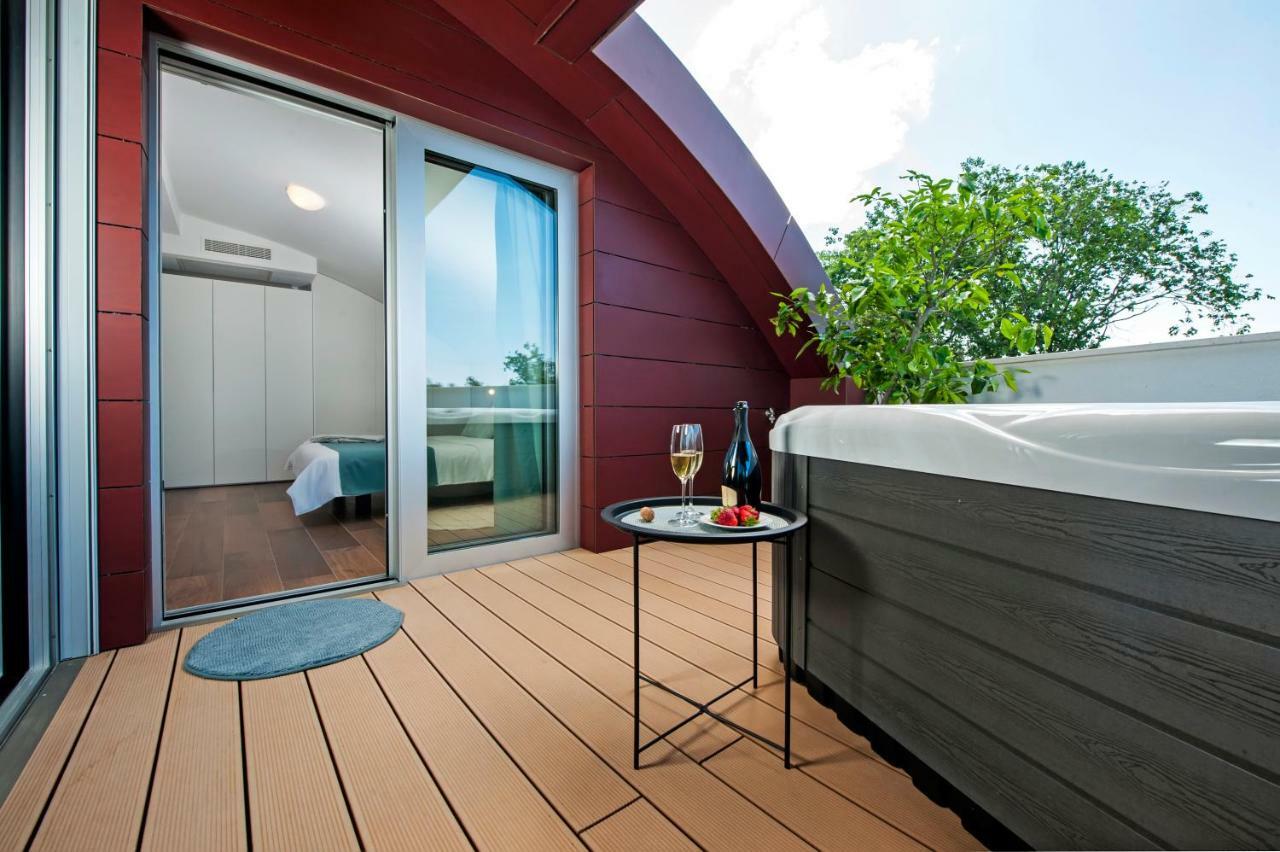 The Q Superior - A Penthouse With Jacuzzi And Sauna روفينج المظهر الخارجي الصورة