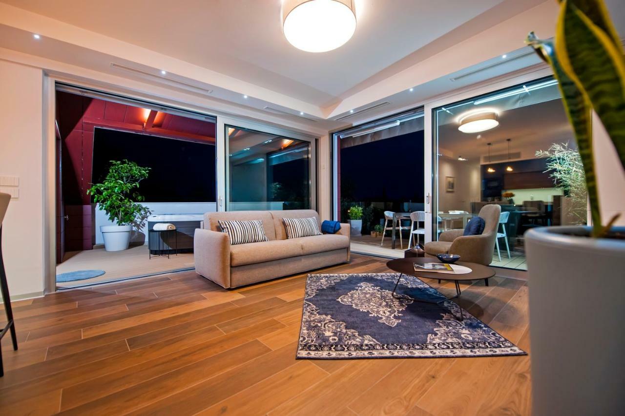 The Q Superior - A Penthouse With Jacuzzi And Sauna روفينج المظهر الخارجي الصورة