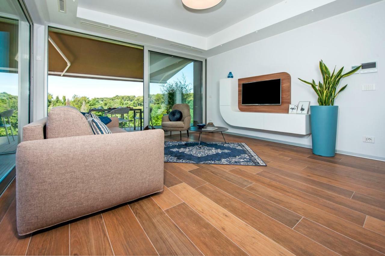 The Q Superior - A Penthouse With Jacuzzi And Sauna روفينج المظهر الخارجي الصورة