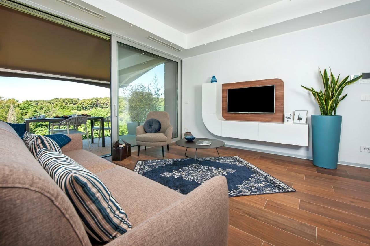 The Q Superior - A Penthouse With Jacuzzi And Sauna روفينج المظهر الخارجي الصورة
